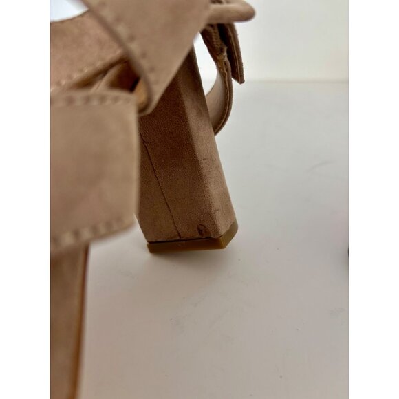 Taupe Faux Suede Sandals 10 Strappy Block Heel Ankle Wrap Quiet Luxury Boho Glam - Picture 2 of 14
